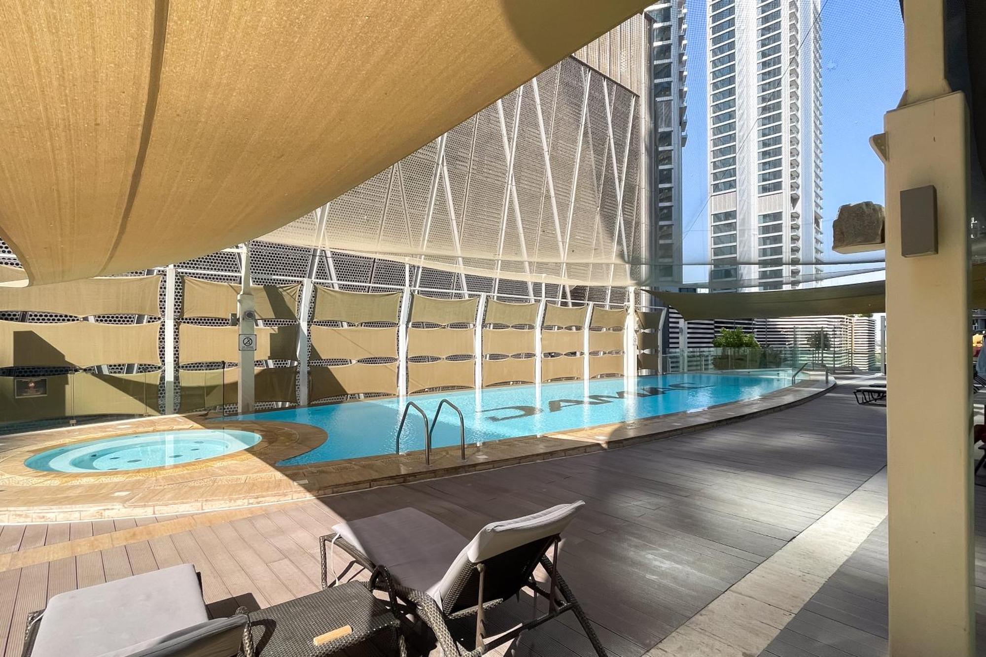 Apartment Fancy 3 Bedroom Right Next To Mall With Burj View In Downtown