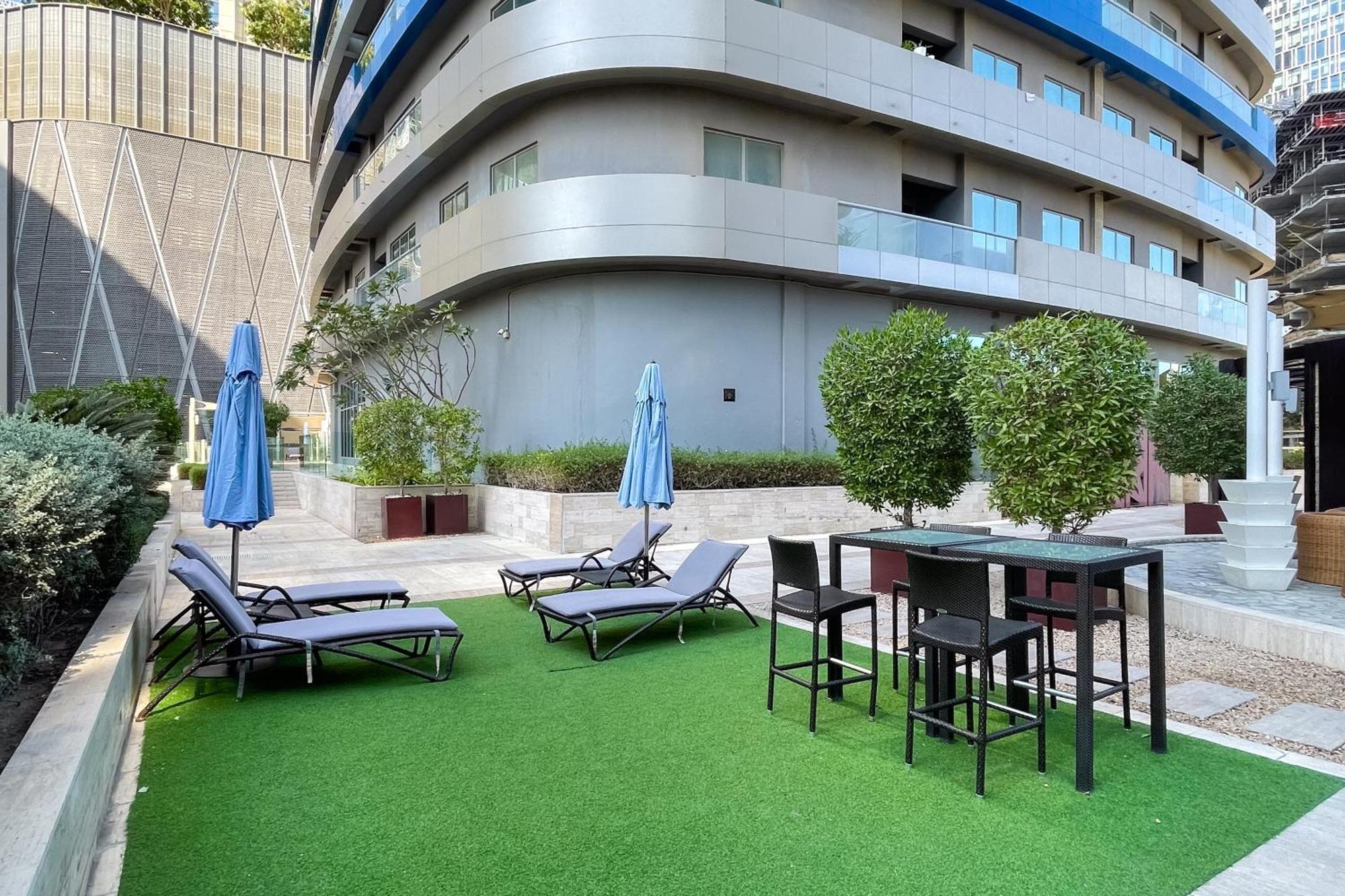 Fancy 3 Bedroom Right Next To Mall With Burj View In Downtown