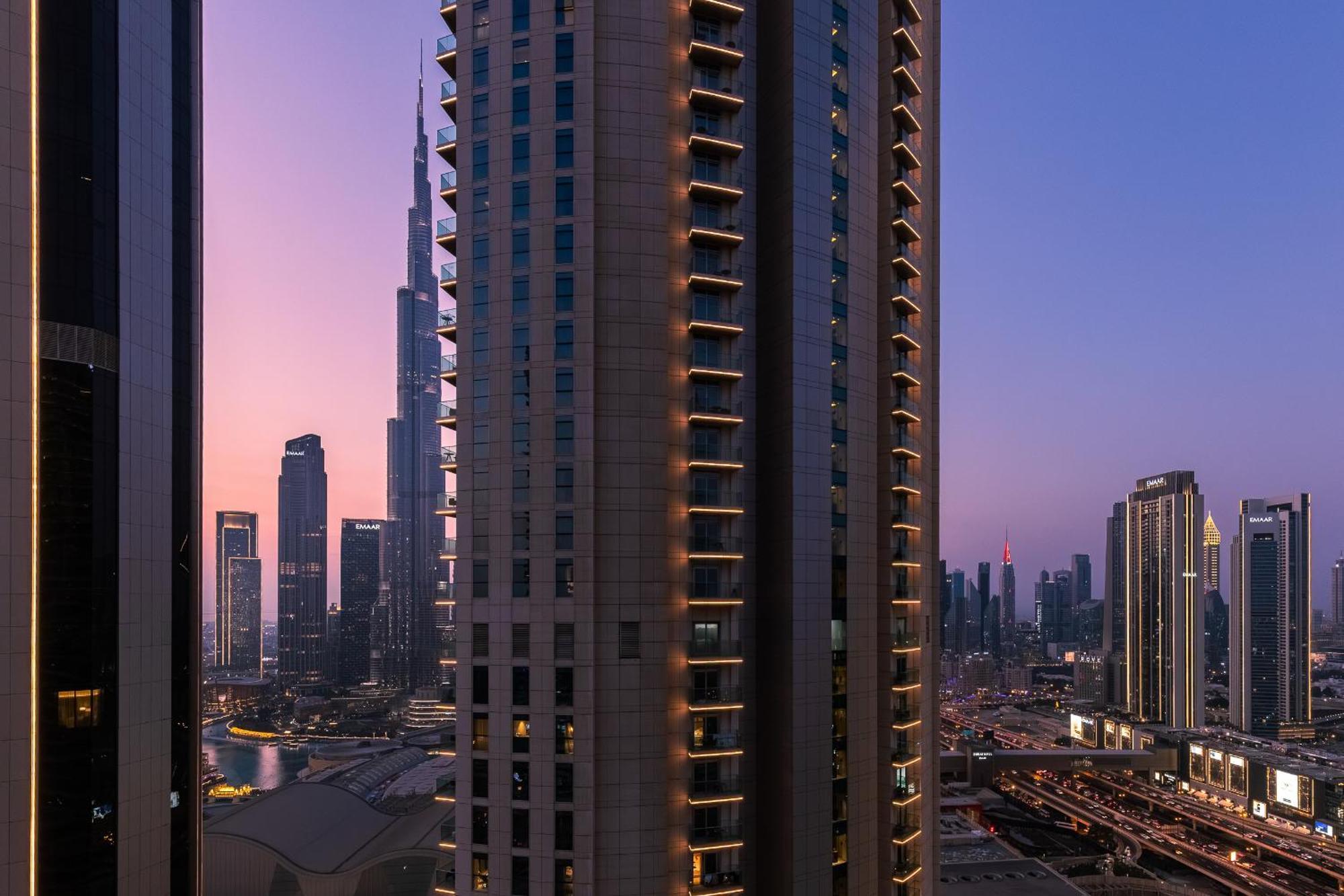 Fancy 3 Bedroom Right Next To Mall With Burj View In Downtown Apartment Dubai