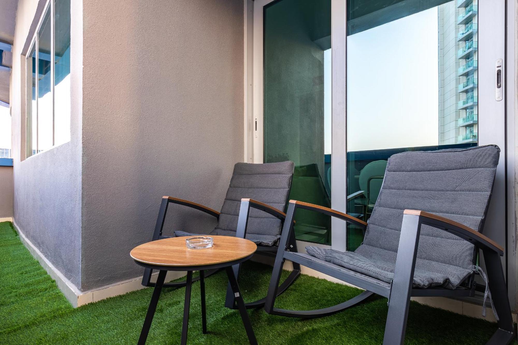 Fancy 3 Bedroom Right Next To Mall With Burj View In Downtown Apartment