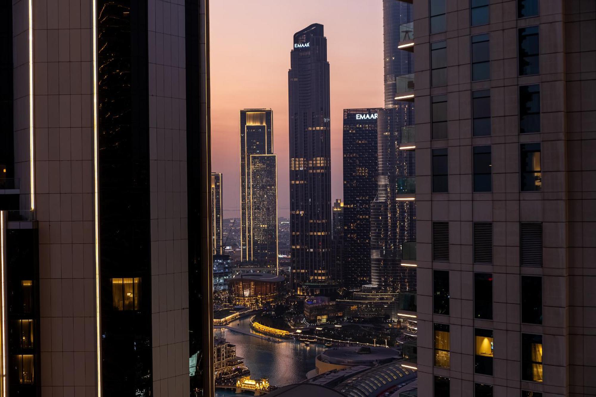 Fancy 3 Bedroom Right Next To Mall With Burj View In Downtown Apartment Dubai
