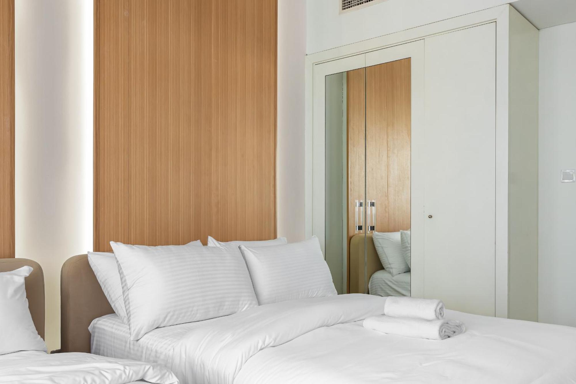 Fancy 3 Bedroom Right Next To Mall With Burj View In Downtown Dubai