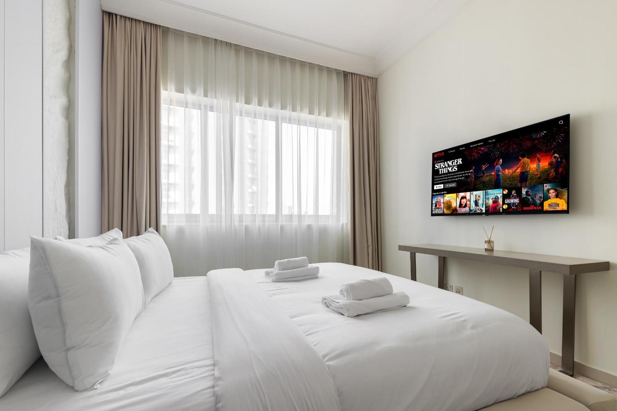 Apartment Fancy 3 Bedroom Right Next To Mall With Burj View In Downtown *