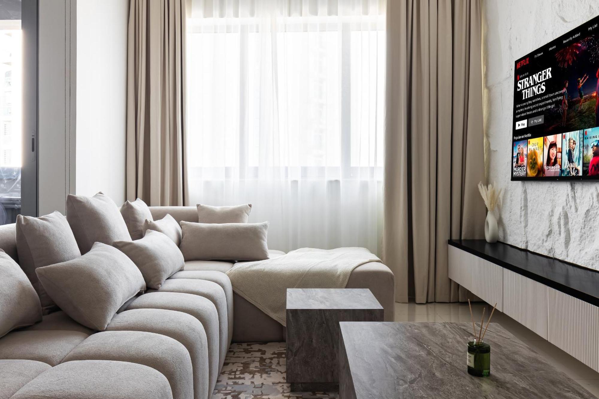 Fancy 3 Bedroom Right Next To Mall With Burj View In Downtown *