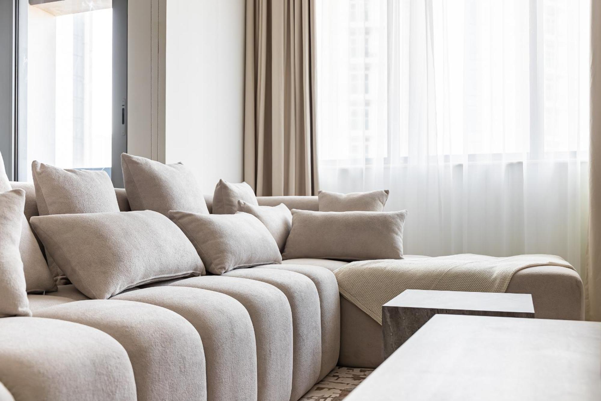 Fancy 3 Bedroom Right Next To Mall With Burj View In Downtown