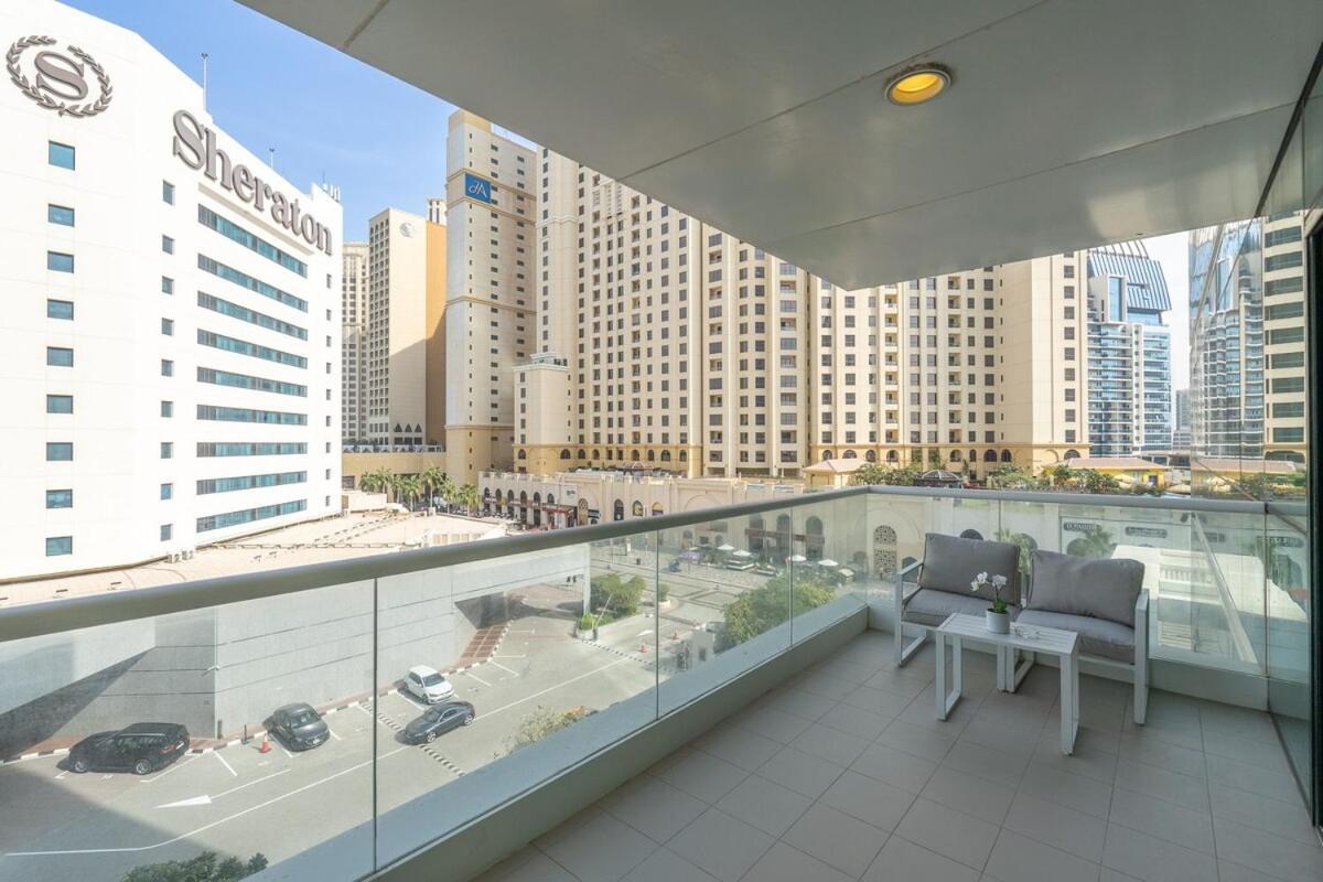 Beachfront Bliss Luxurious 3-br In Jbr Dubai