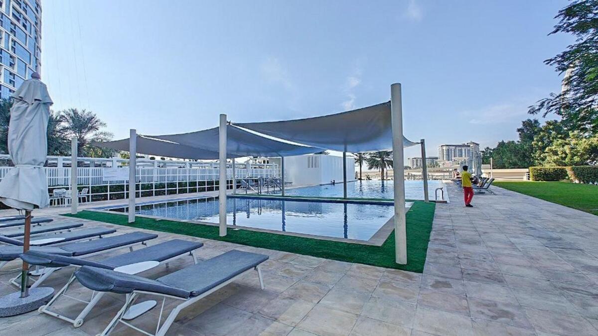 Beachfront Bliss Luxurious 3-br In Jbr Dubai