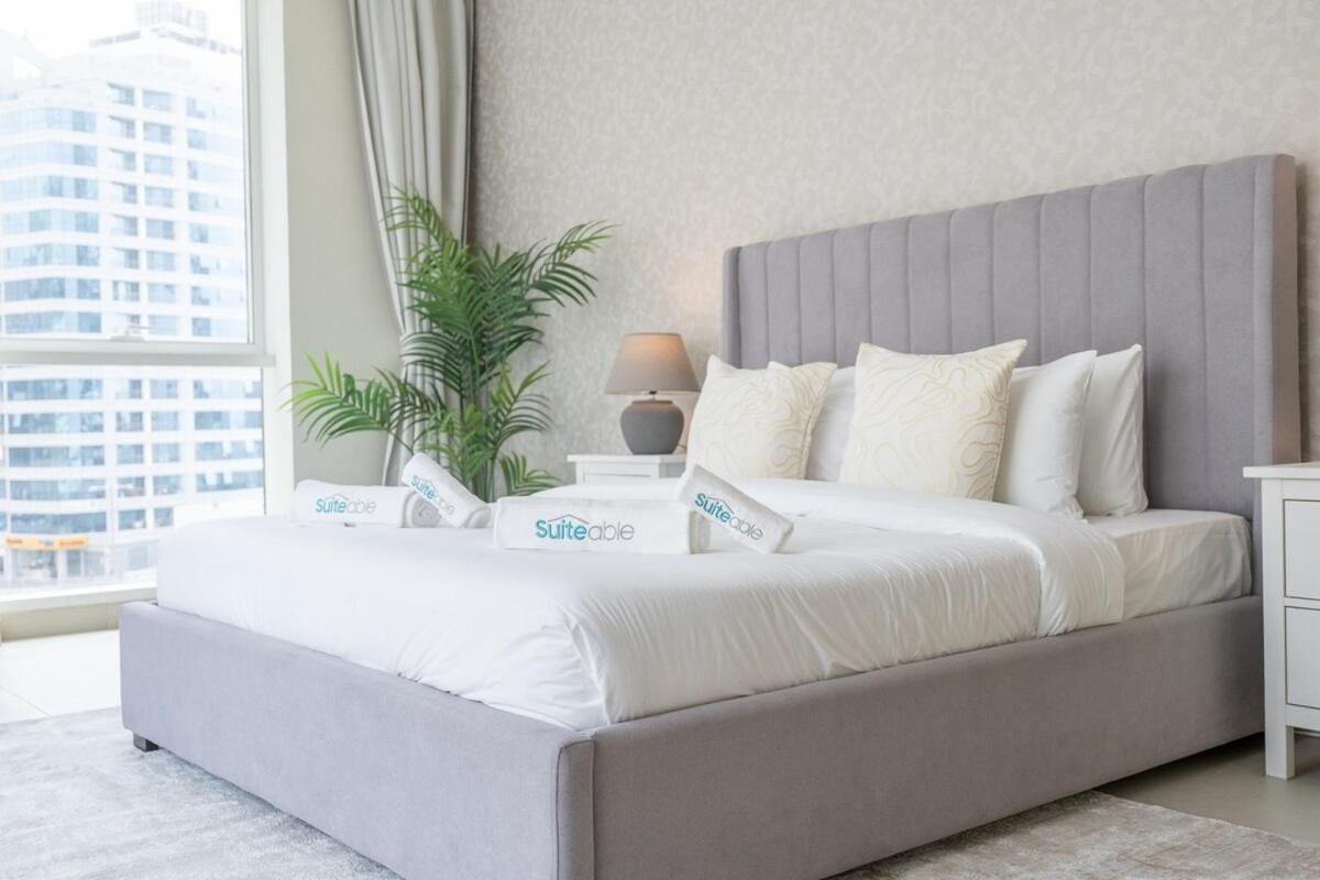 Beachfront Bliss Luxurious 3-br In Jbr Apartment