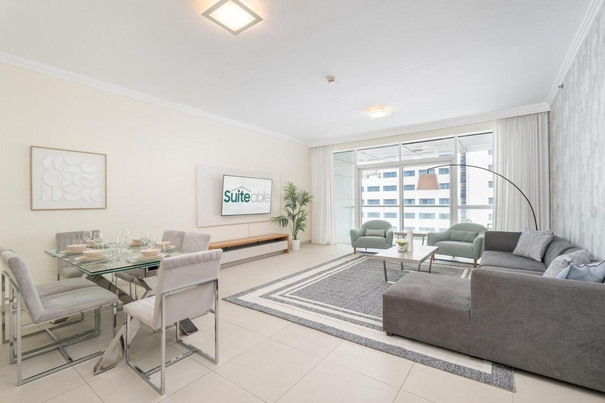 Beachfront Bliss Luxurious 3-br In Jbr Apartment Dubai