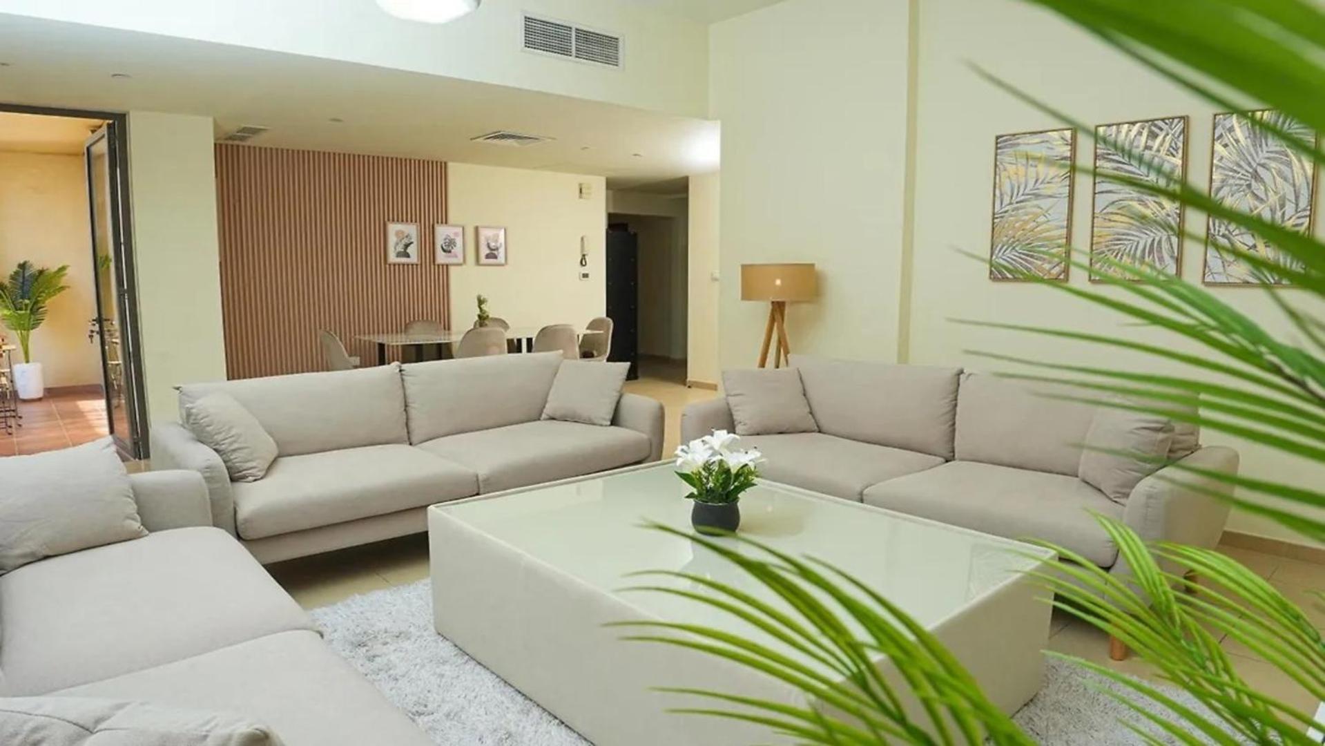 Luxury Homes Jbr Homestay *
