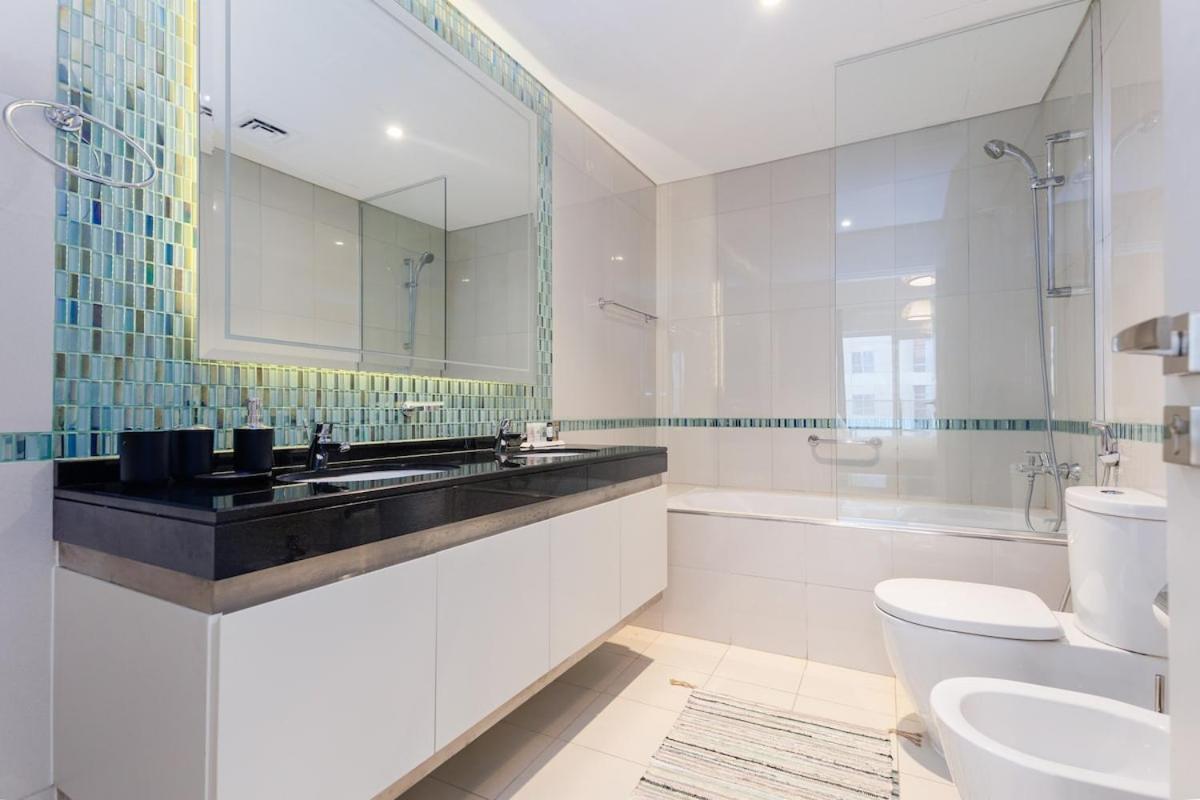 Sea View, Easy Access, Close To Amenities Apartment Dubai