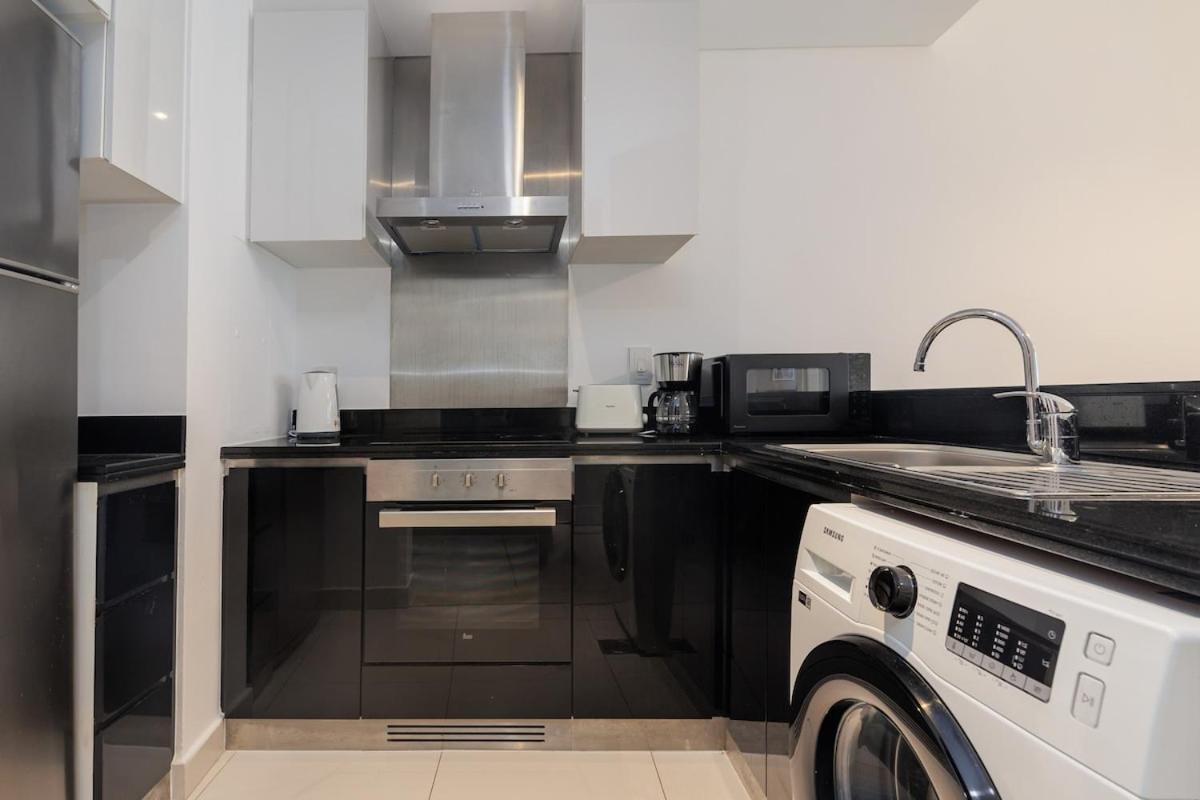 Sea View, Easy Access, Close To Amenities Apartment Dubai