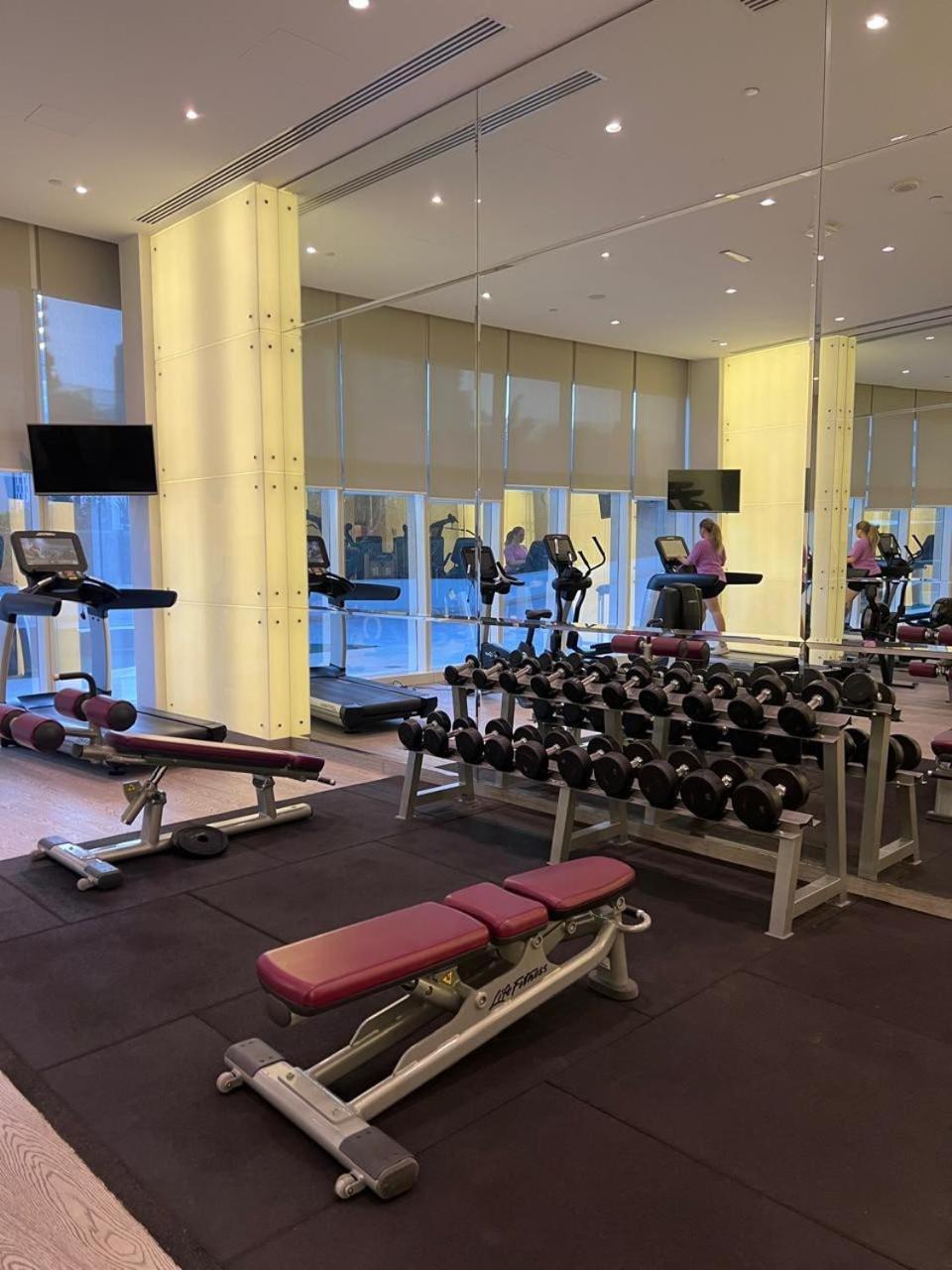 Apartment Sea View, Easy Access, Close To Amenities Dubai