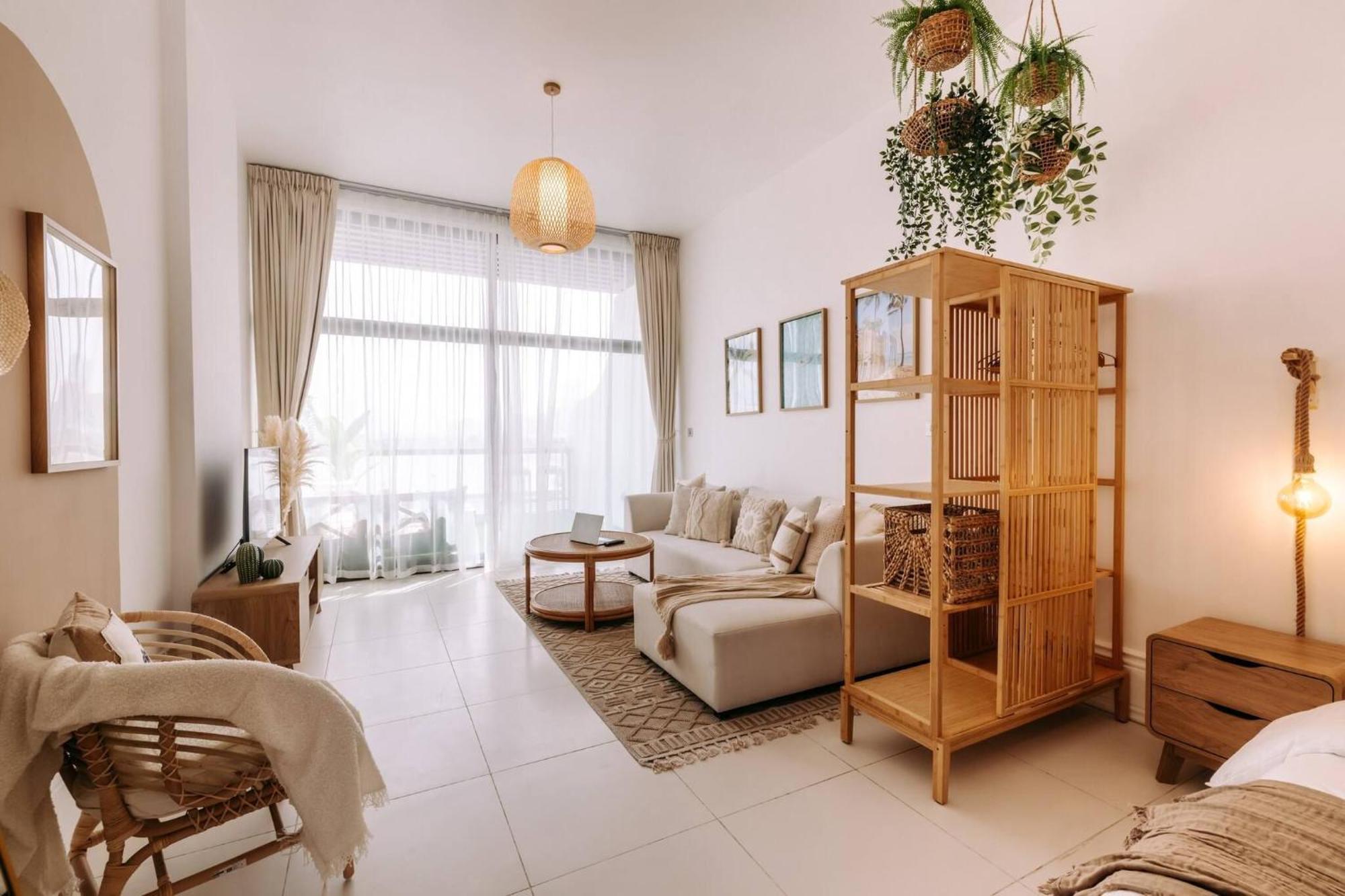 Beachfront Bliss On The Palm Jumeirah Apartment