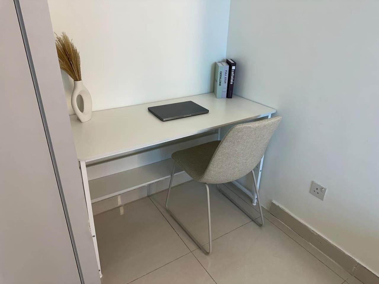 Fancy 3 Bedroom Right Next To Mall With Burj View In Downtown Dubai