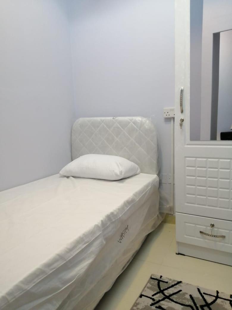 Capsule hotel Moe Hostel By Phm Dubai