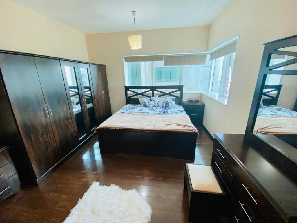 Homestay Amazing Couples Private Close To Mall Of Emirates Dubai