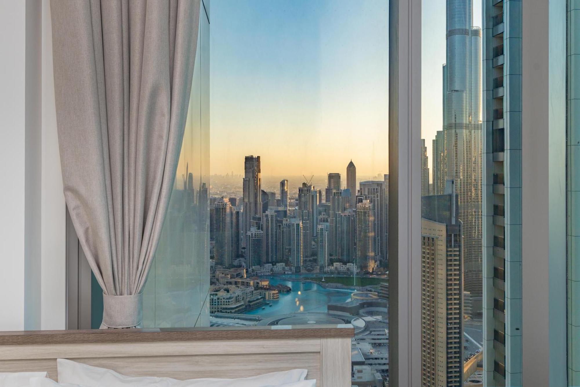 Burj Khalifa & Dancing Fountain View, 54th Floor & Mall Access