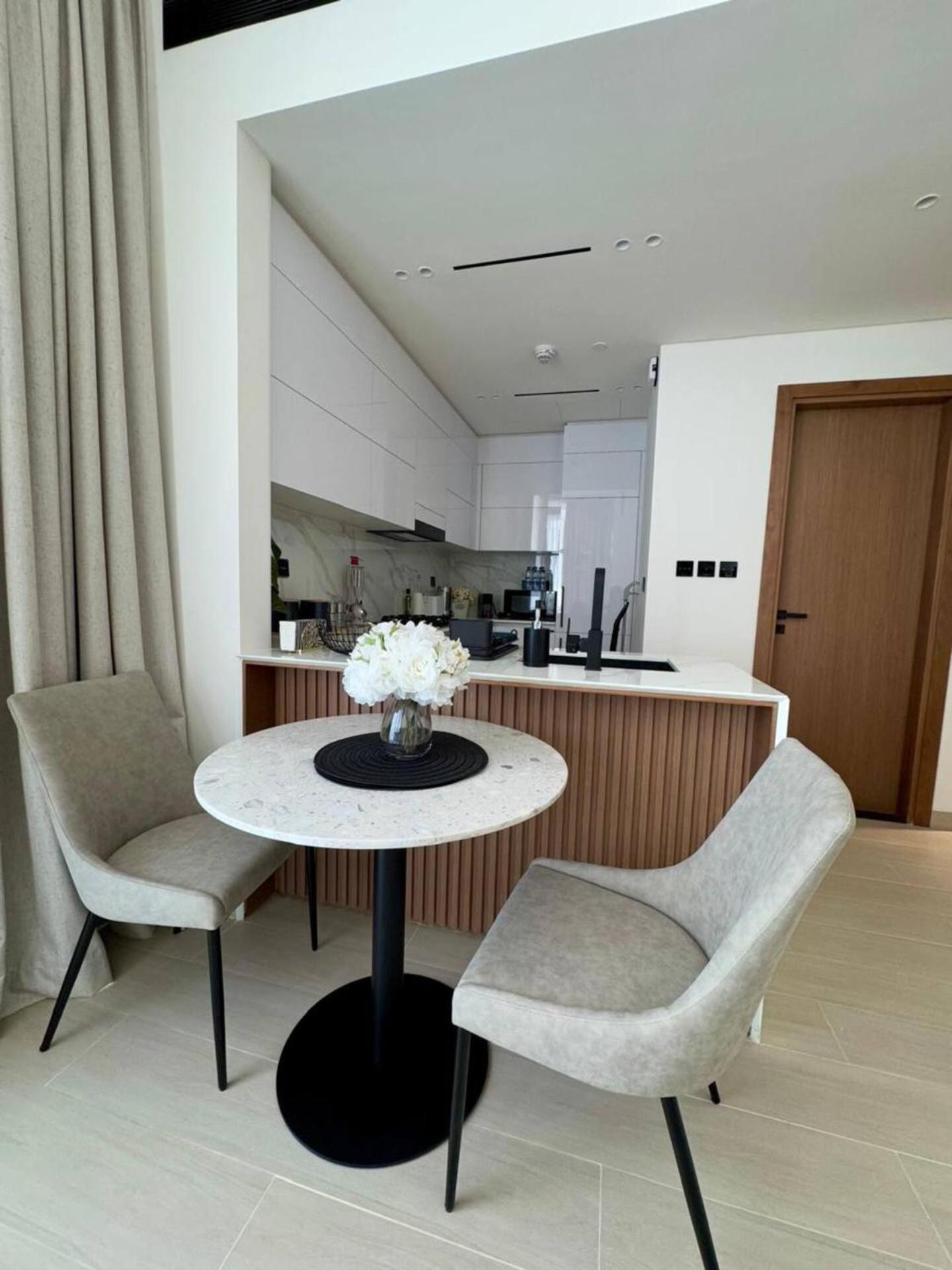 Trendy & Elegant 1br In Jvc * Dubai