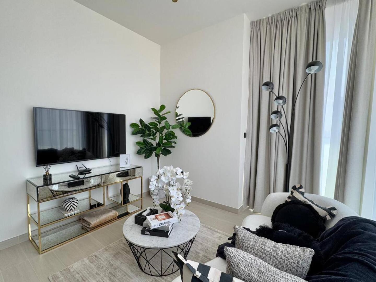 Trendy & Elegant 1br In Jvc Apartment