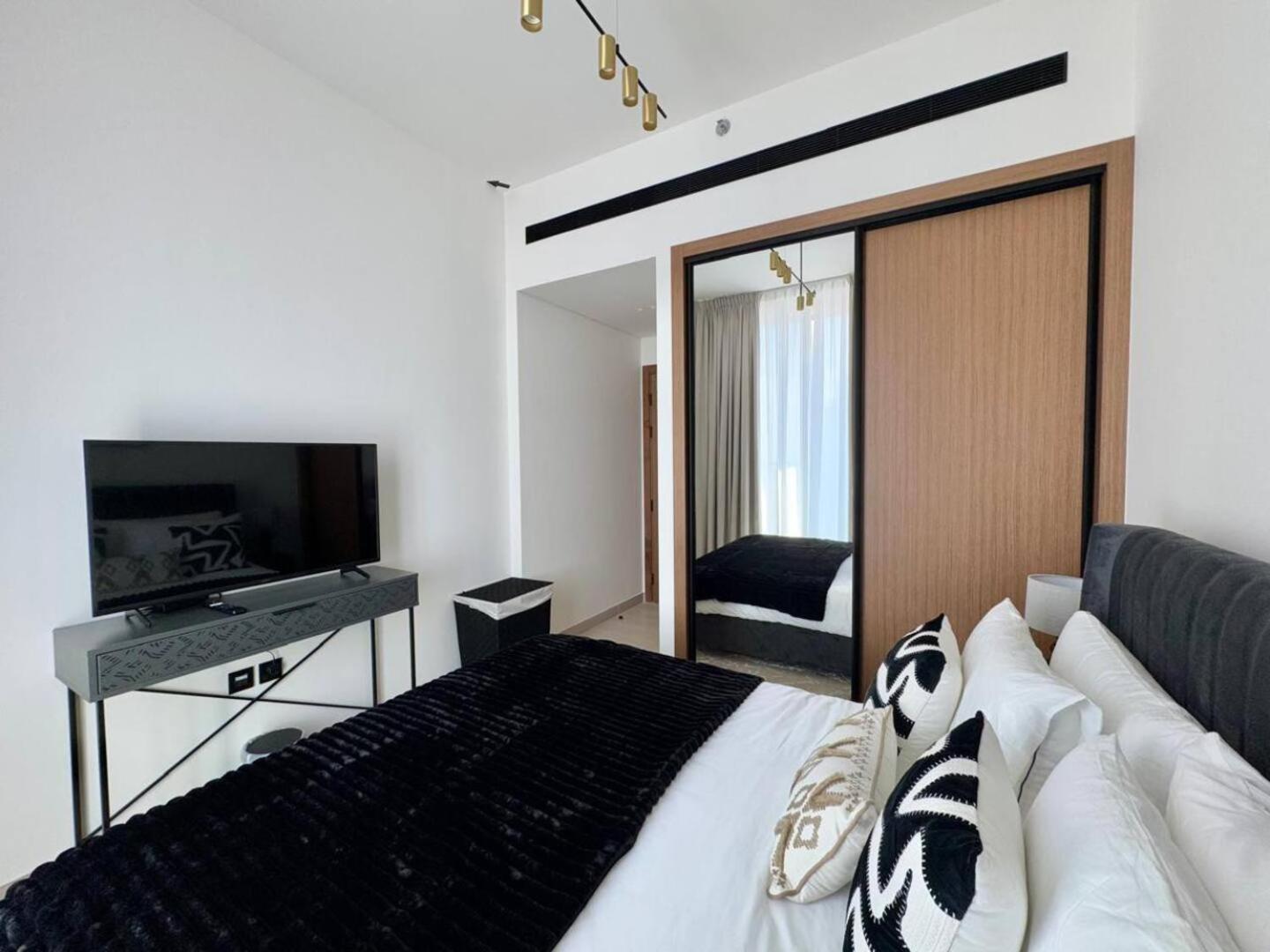 Trendy & Elegant 1br In Jvc Apartment *