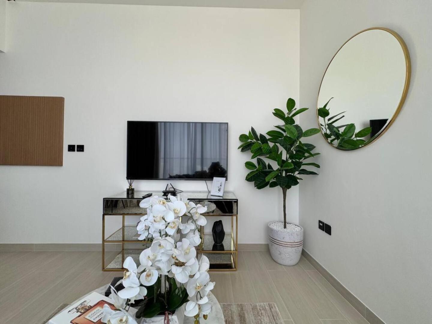 Trendy & Elegant 1br In Jvc Apartment *