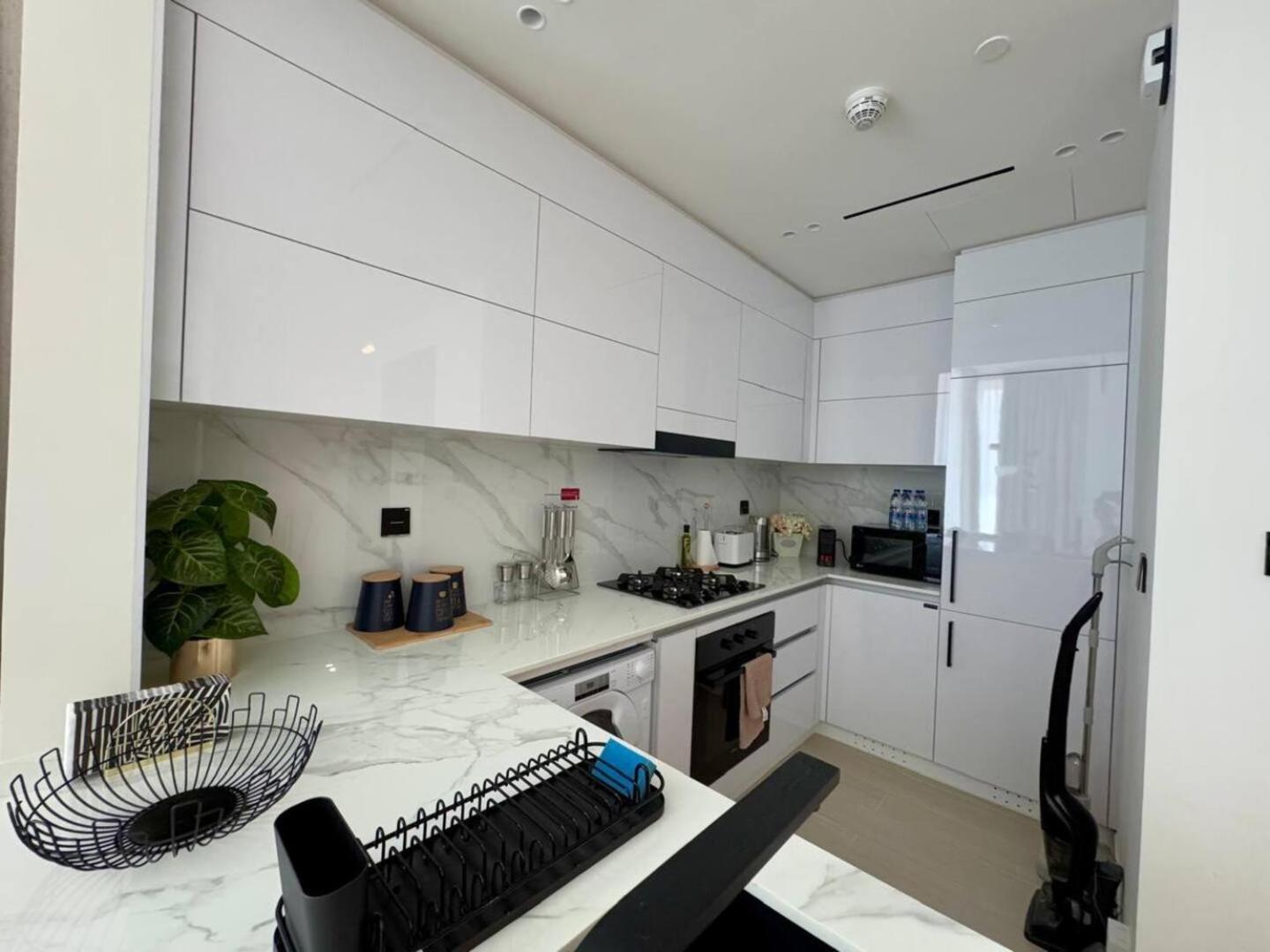 Trendy & Elegant 1br In Jvc *