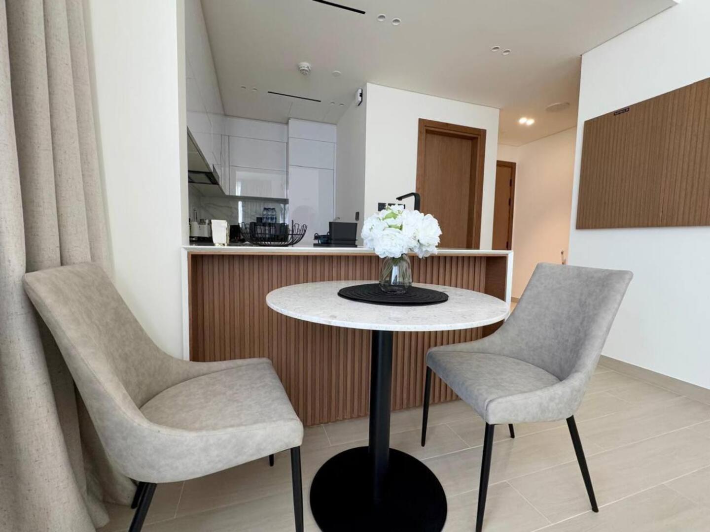 Apartment Trendy & Elegant 1br In Jvc