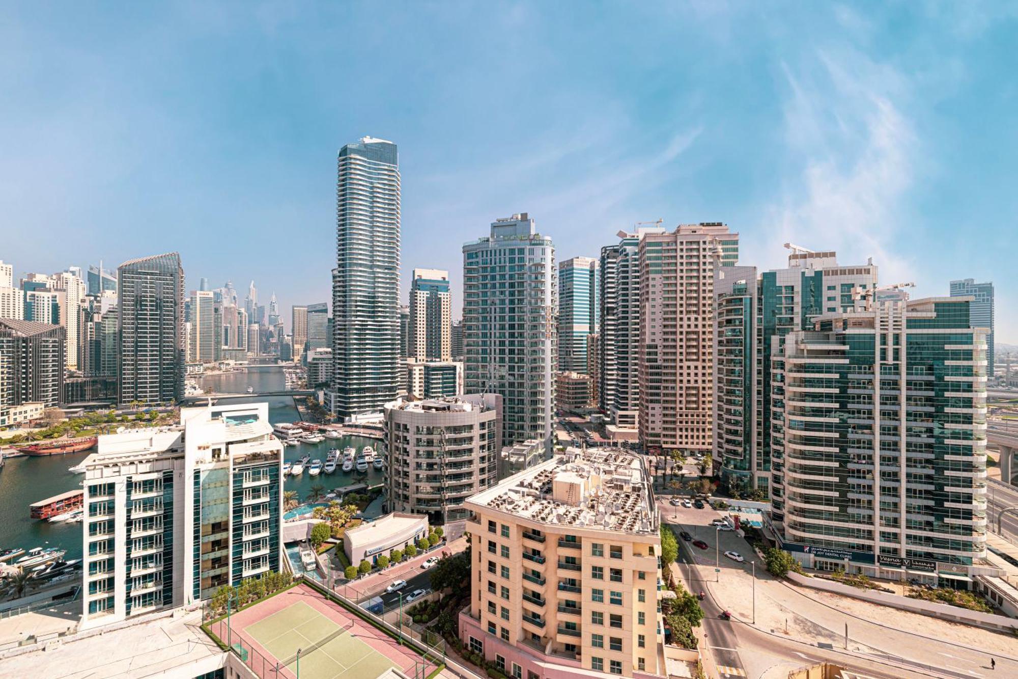 Cozy Urban 2br In Dec Tower Marina * Dubai