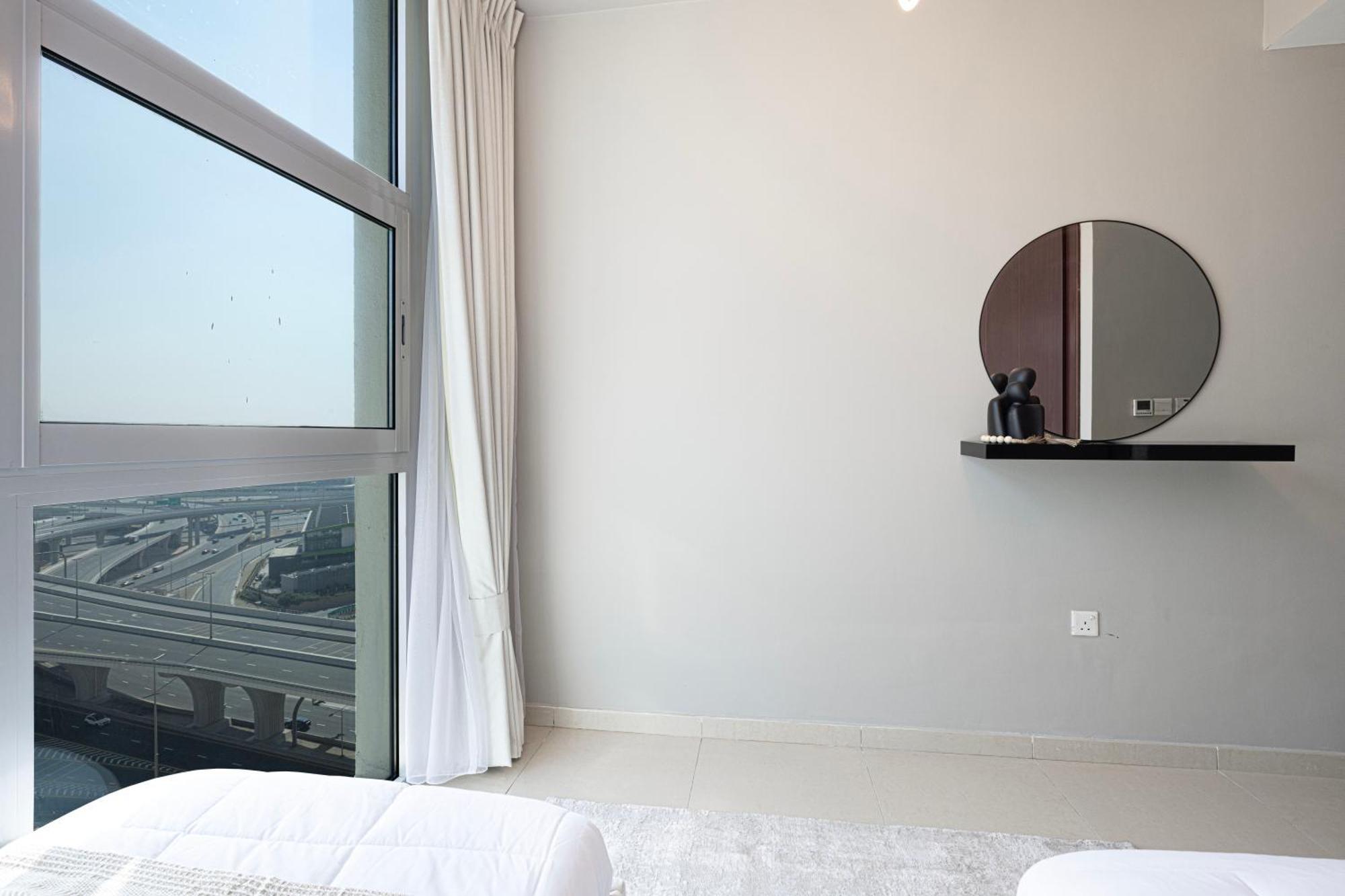 Apartment Cozy Urban 2br In Dec Tower Marina Dubai