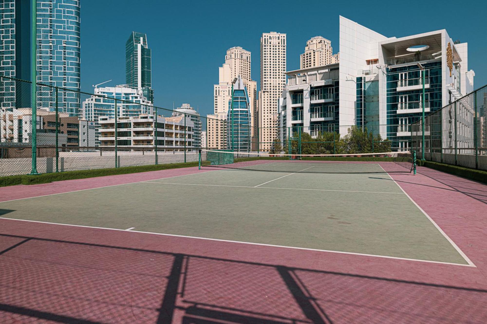 Cozy Urban 2br In Dec Tower Marina * Dubai