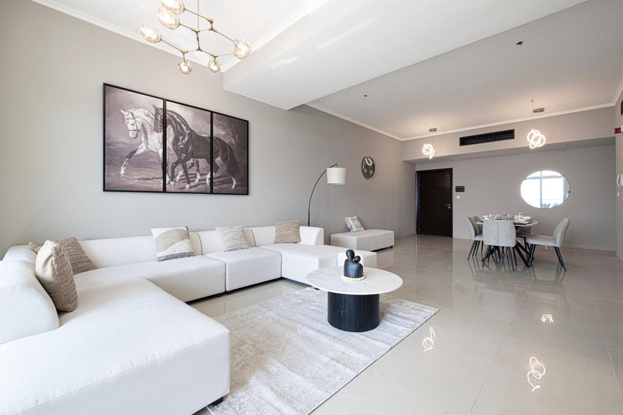 Cozy Urban 2br In Dec Tower Marina Apartment *