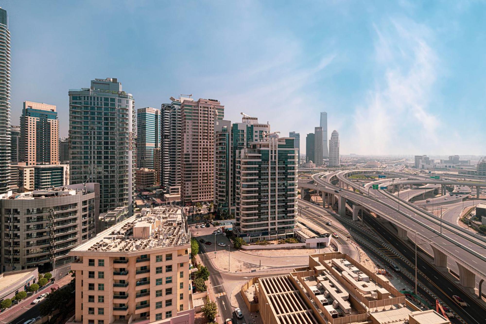 Cozy Urban 2br In Dec Tower Marina Apartment Dubai