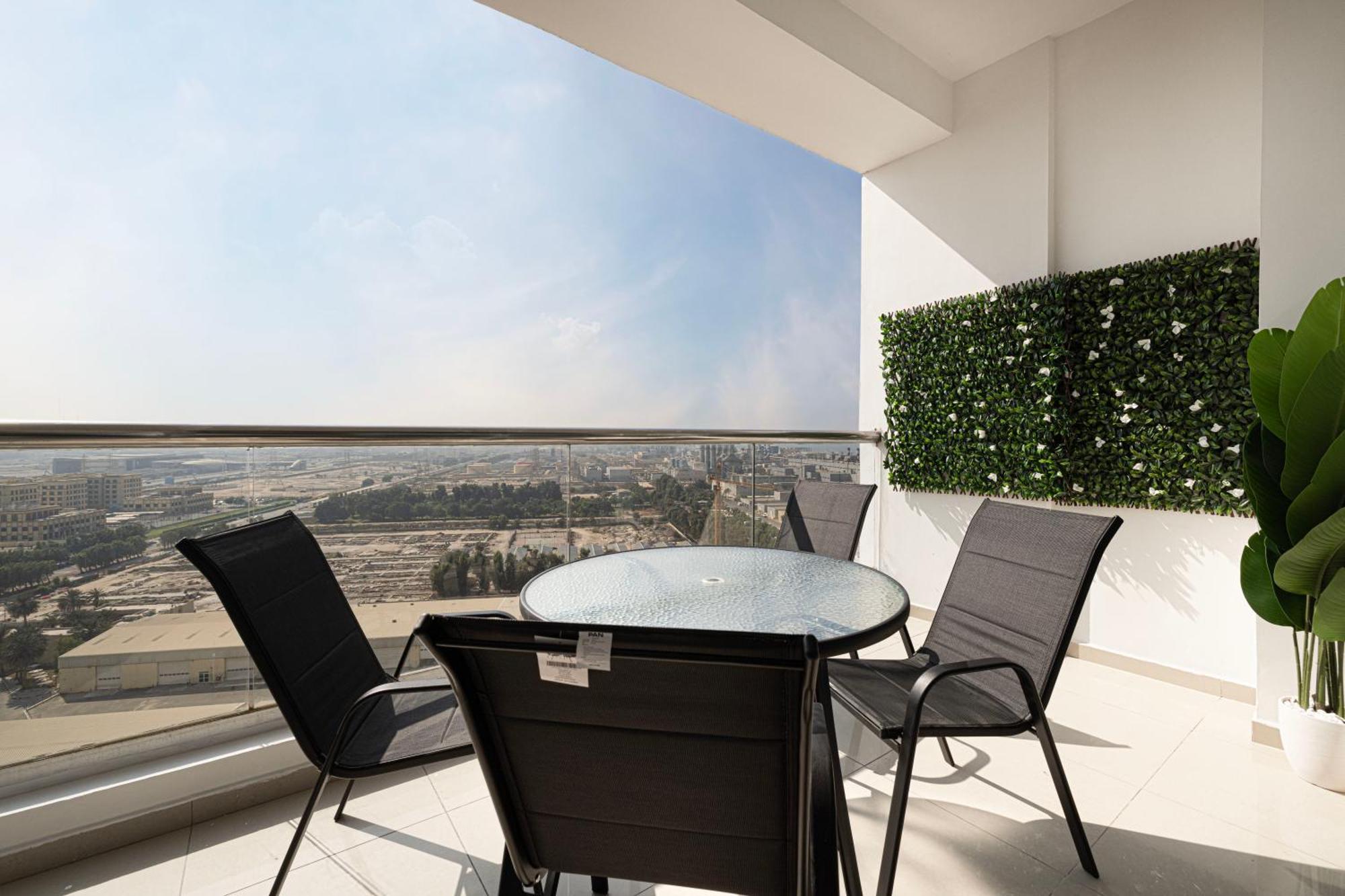 Cozy Urban 2br In Dec Tower Marina * Dubai