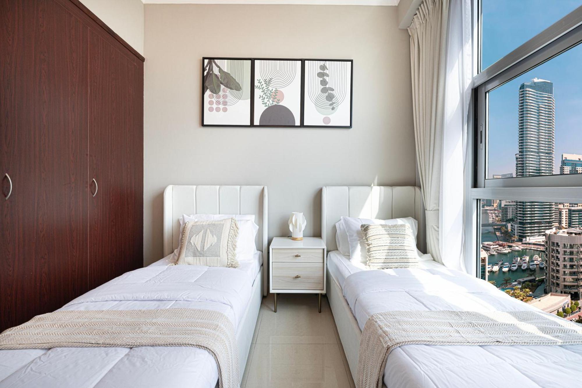 Cozy Urban 2br In Dec Tower Marina Apartment *