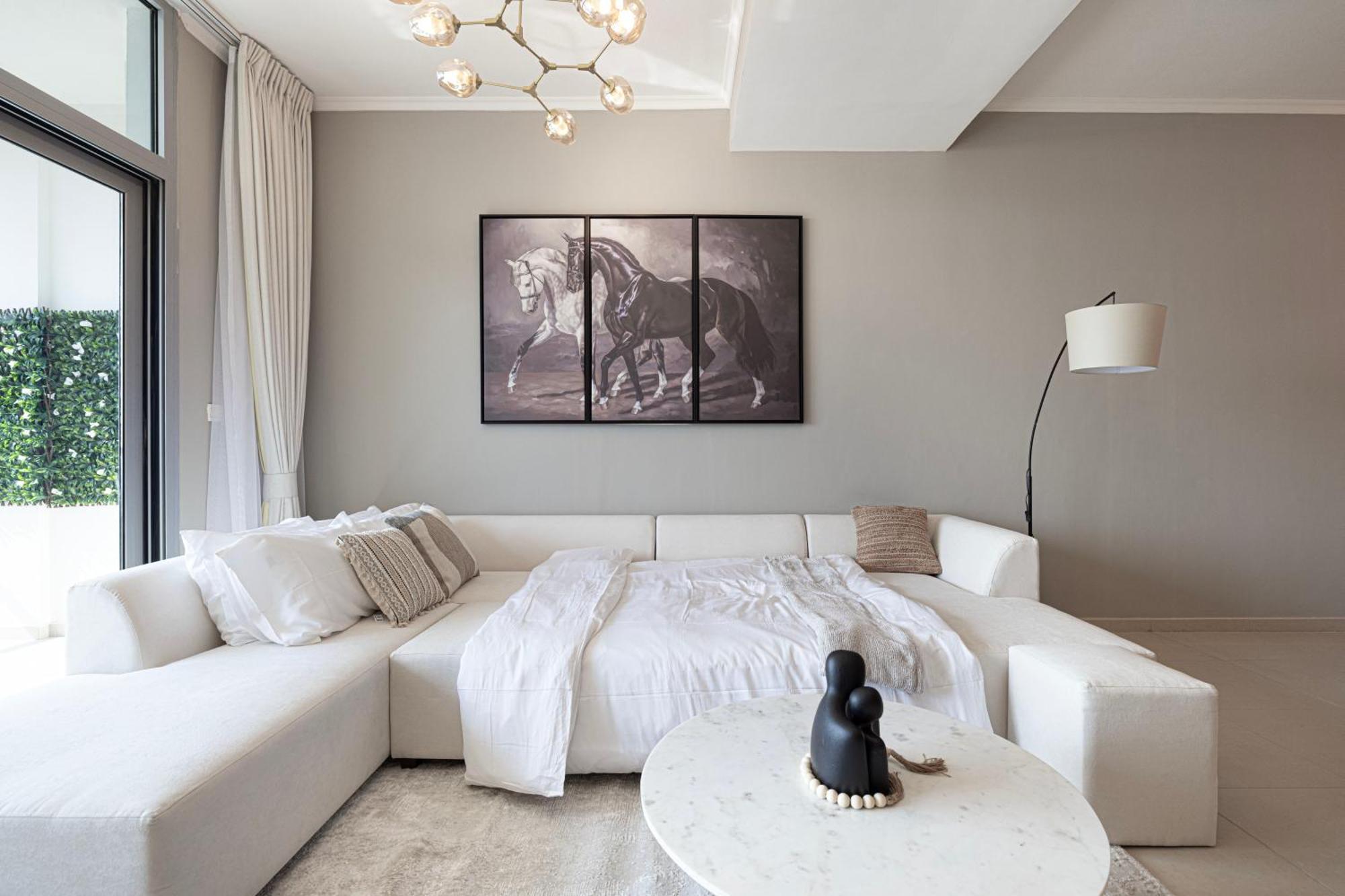 Cozy Urban 2br In Dec Tower Marina Apartment Dubai