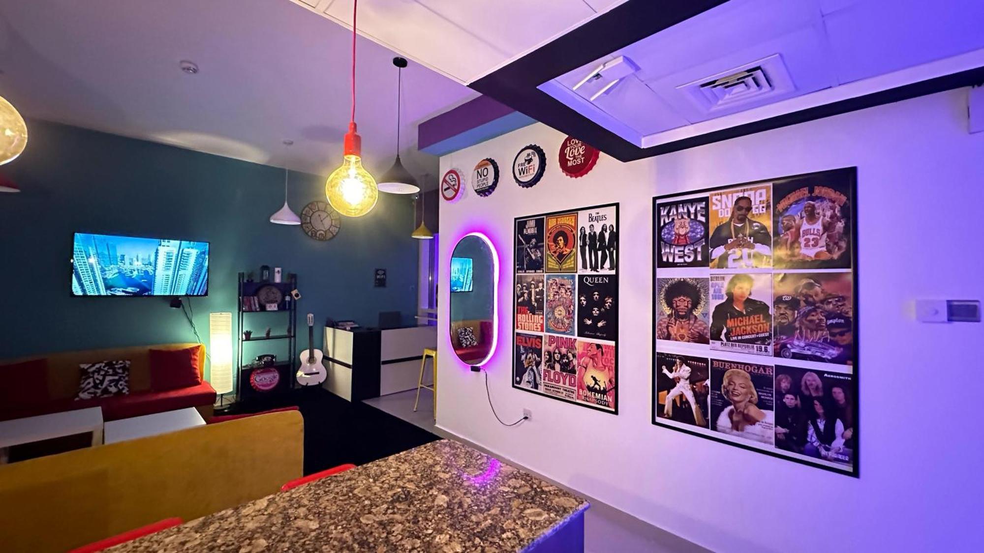 Papaya Backpackers Capsule hotel Dubai