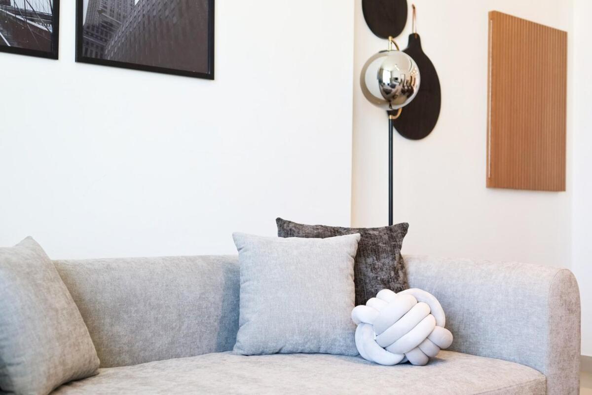 Beautiful 1 Bed In Binghatti House Jvc * Dubai