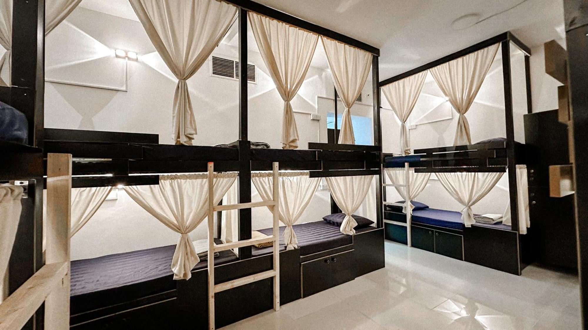 Papaya Backpackers Capsule hotel *