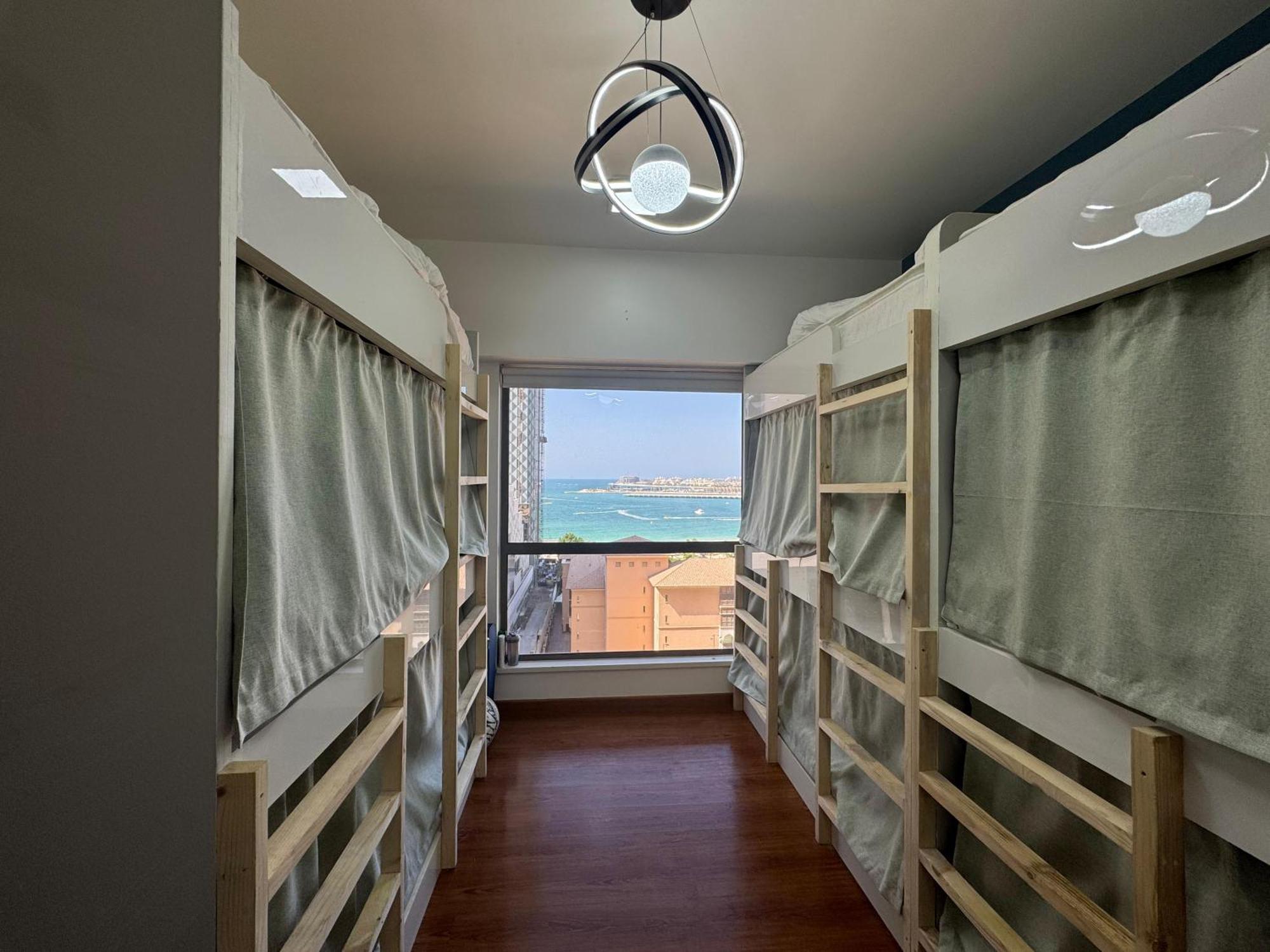 Shared Bed Space Sadaf 5 Bed & Breakfast *
