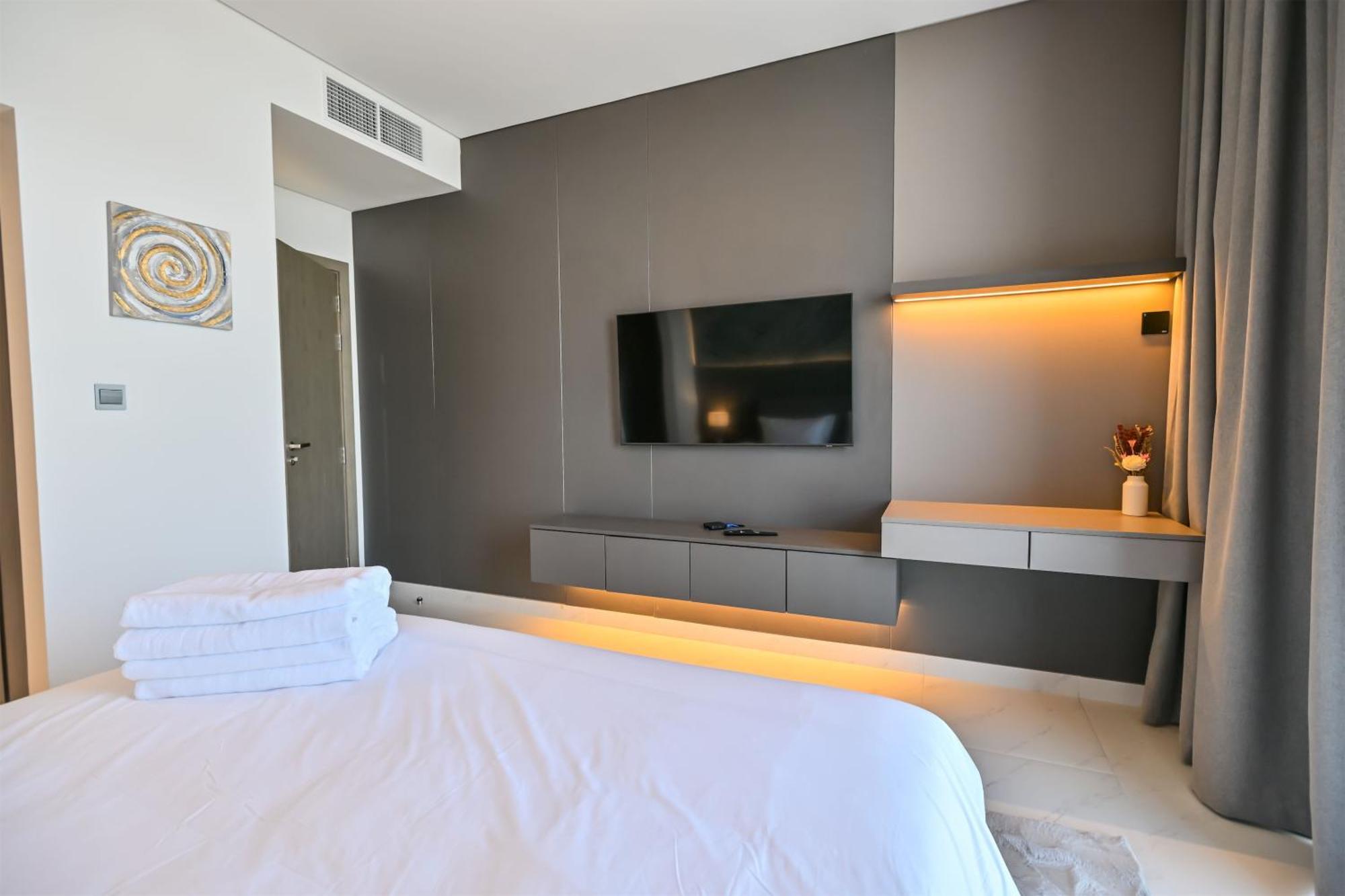 Stylish 1br By The Lagoon In District One Meydan Apartment *