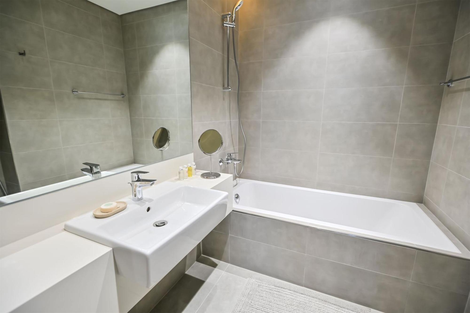 Stylish 1br By The Lagoon In District One Meydan Apartment