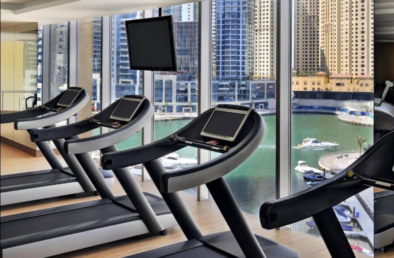 Address Marina - Luton * Dubai