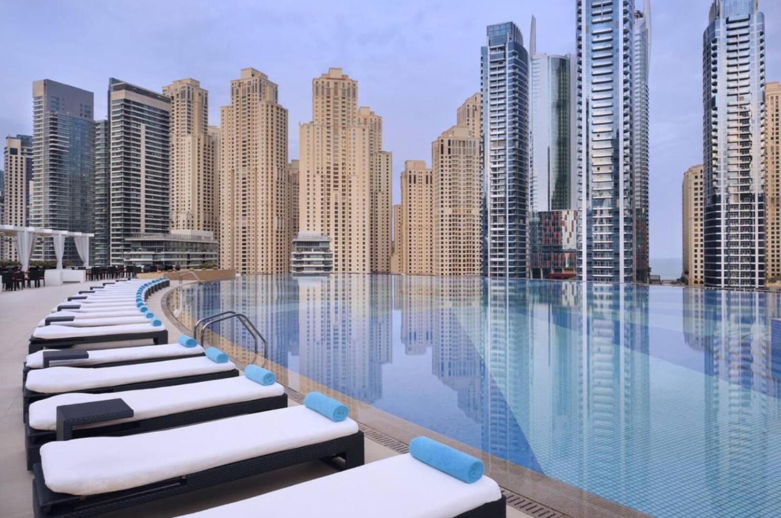 Address Marina - Luton Apartment