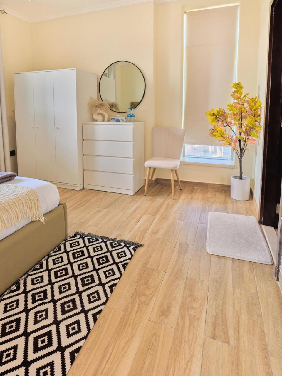 Marina, One Bed With Full Marina View
