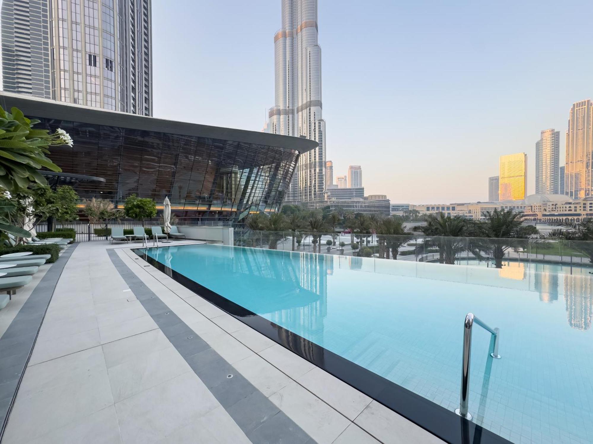 Grandeur 2 Bedroom I Burj Khalifa & Fountain Views I Free Parking, Gym, Pool, Wi-fi & Ps5 I By Skyline Serenity Apartment Dubai