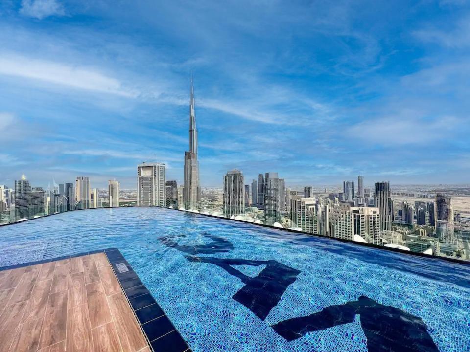 Stunning 2br With Burj View & Infinity Pool Apartment Dubai
