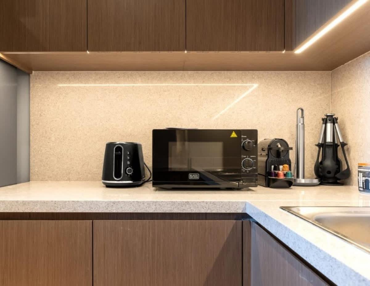 Luxurious 4br With Full Burj Khalifa And Fountain Views, Downtown Apartment
