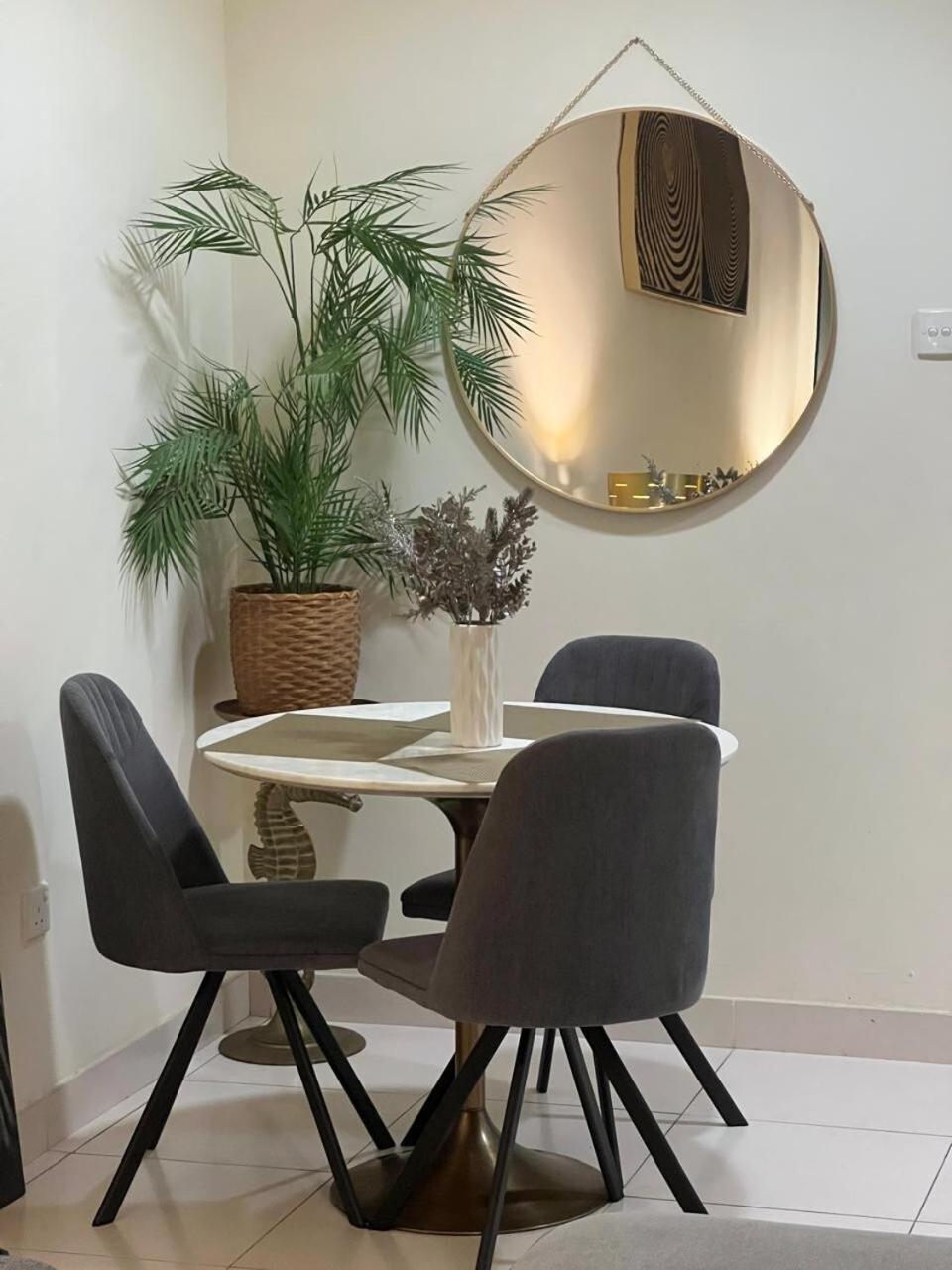 Apartment Luxury One Bedroom In Marina Dubai