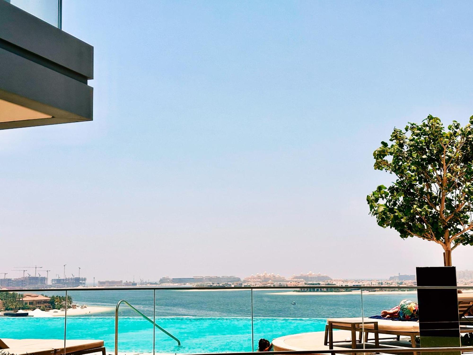 Isle 2, Emaar Beachfront - Mint Apartment